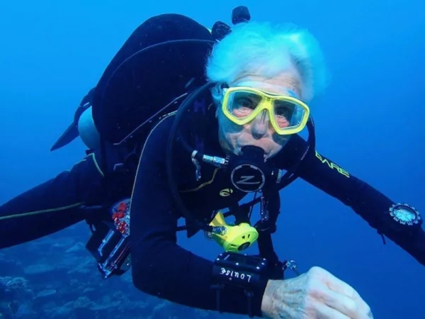 Louise Wholey on a dive