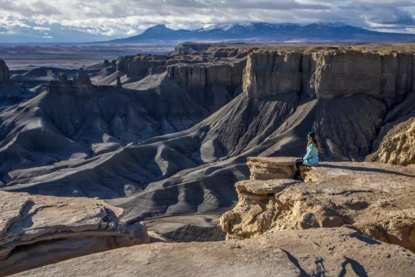 Moonscape-Woman Sits Rim