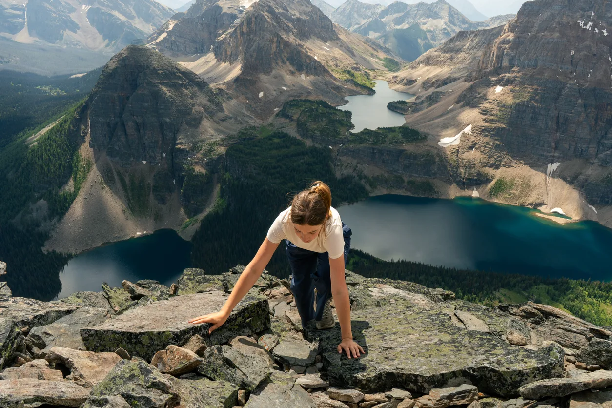 Mad Scrambling: The Grey Area Between Hiking and Climbing